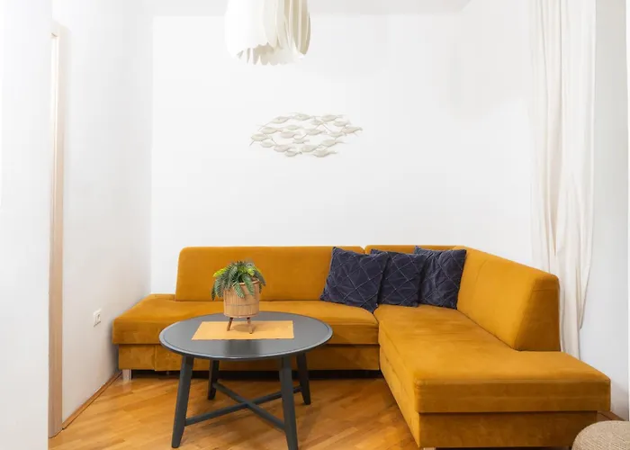 Porthouse Apartment *